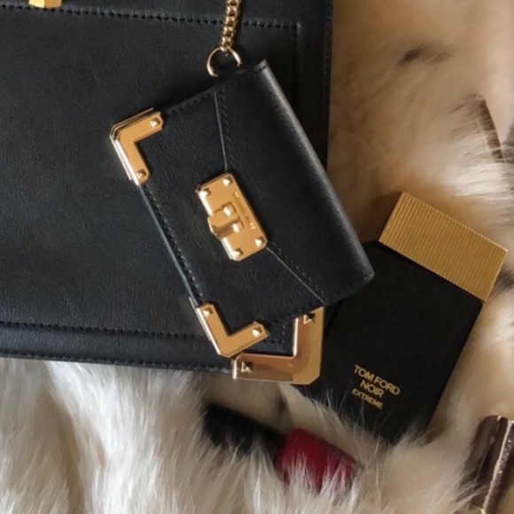 Michael Kors Handbags - 💝Michael Kors Kinsley Wallet